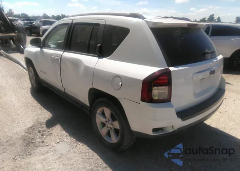 2016 Jeep Compass Latitude z USA, uszkodzony, nr VIN 1C4NJCEA5GD636616